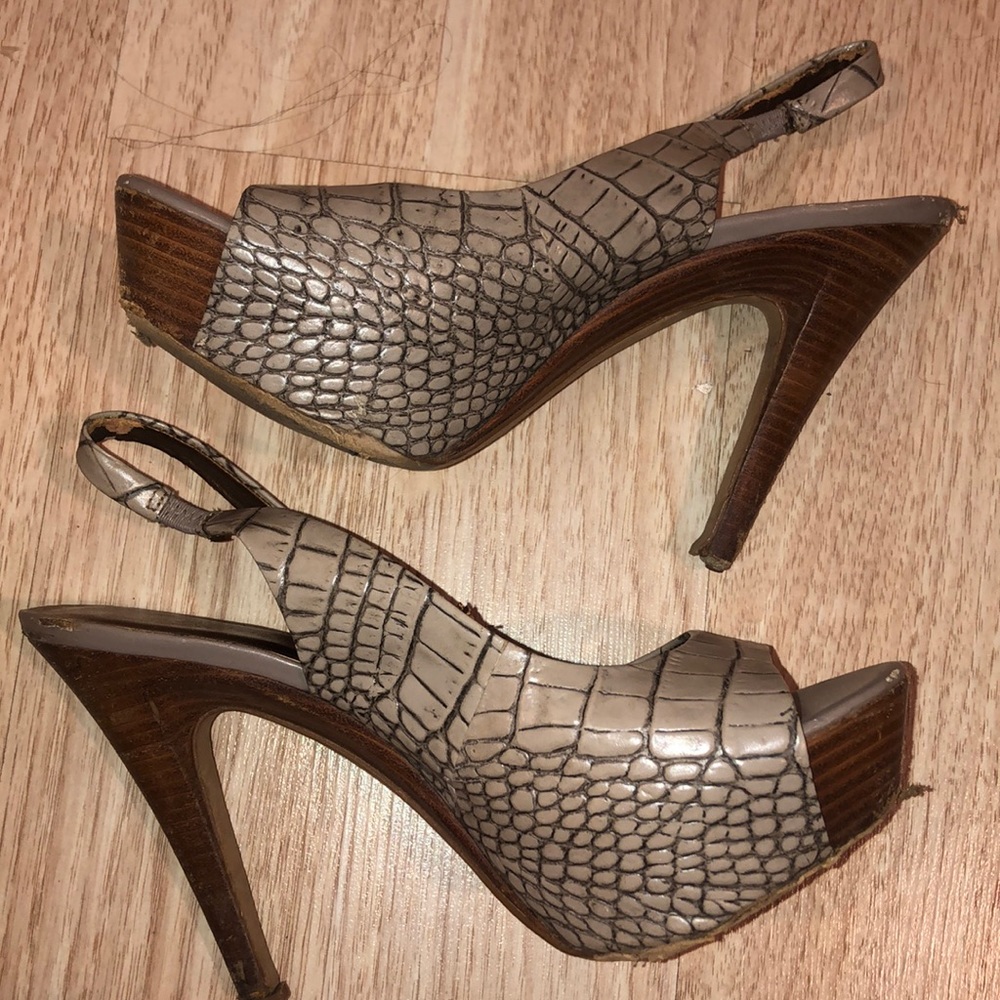 Jessica Simpson high heels peep toe 👠